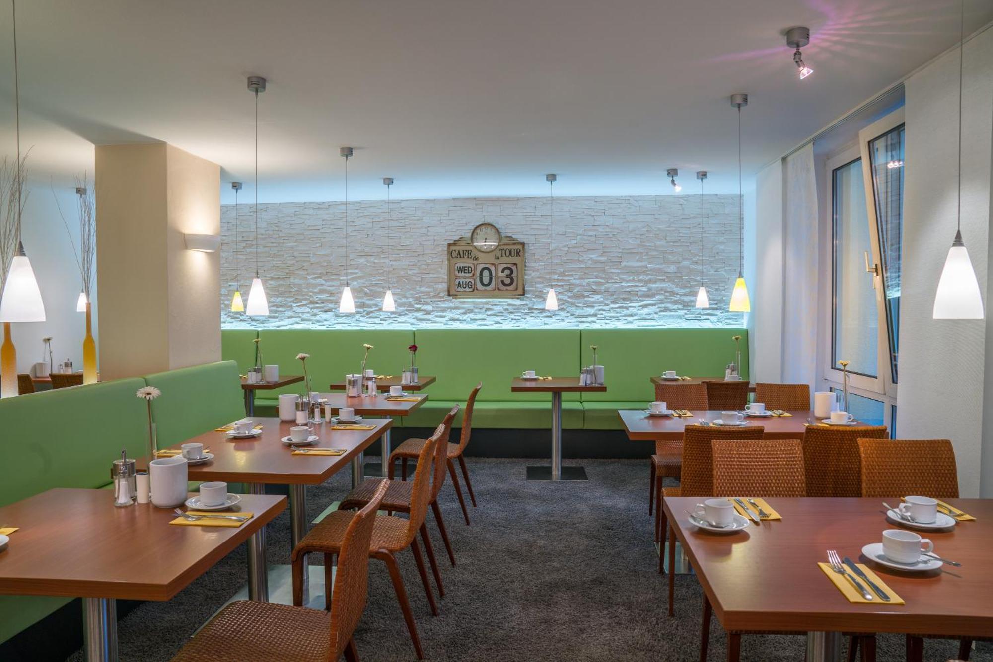 Airporthotel Residenz Штайненброн