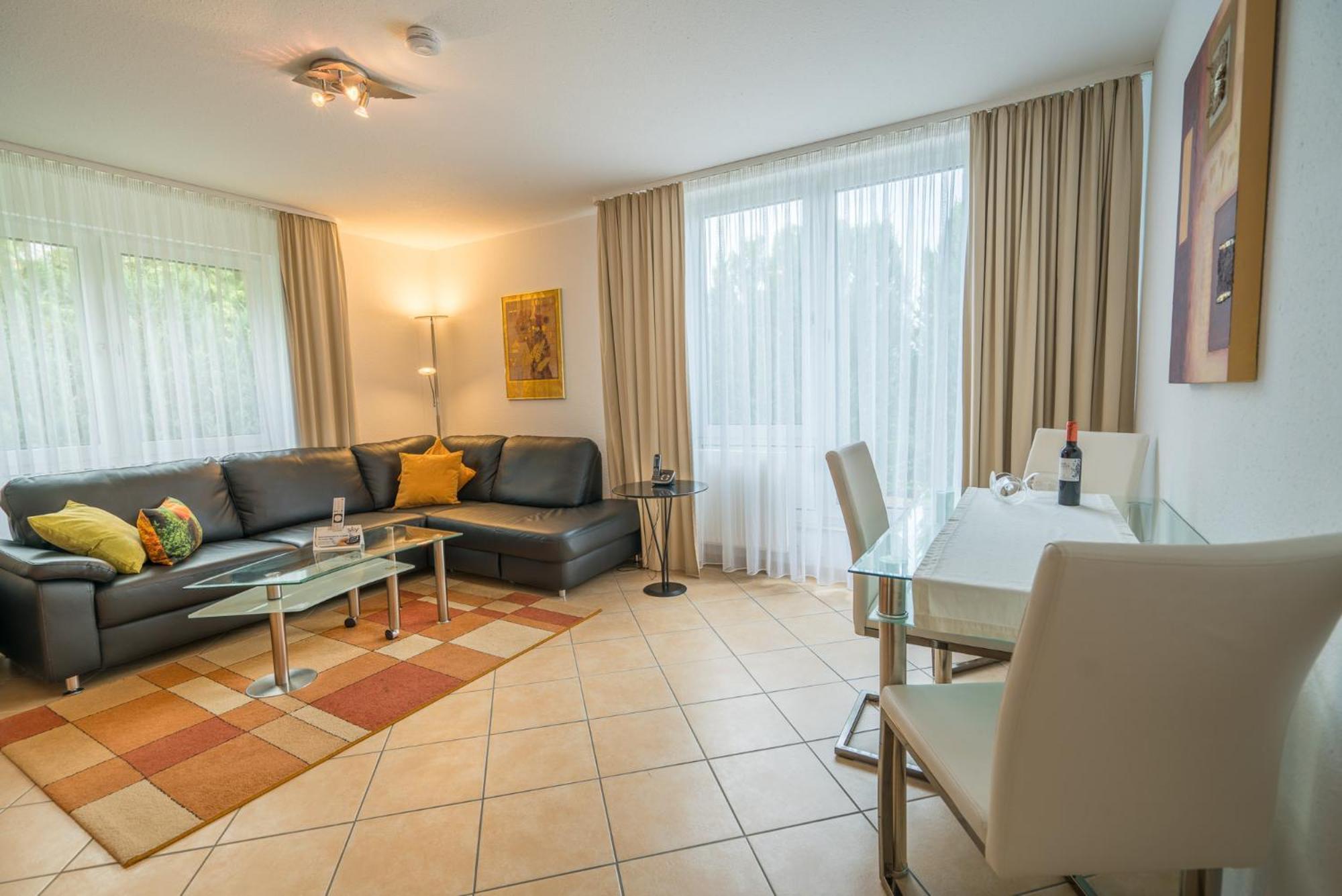 Отель Airporthotel Residenz Штайненброн