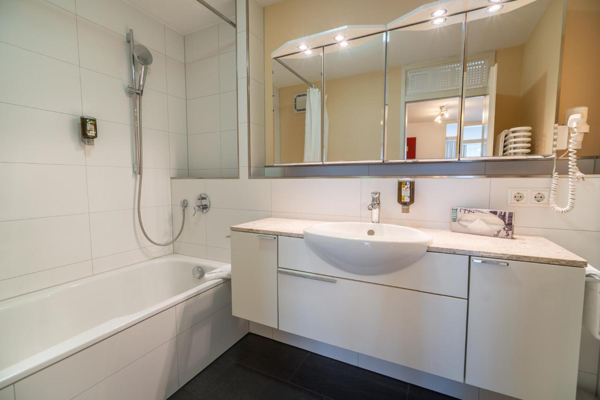 Airporthotel Residenz Hotel 3*